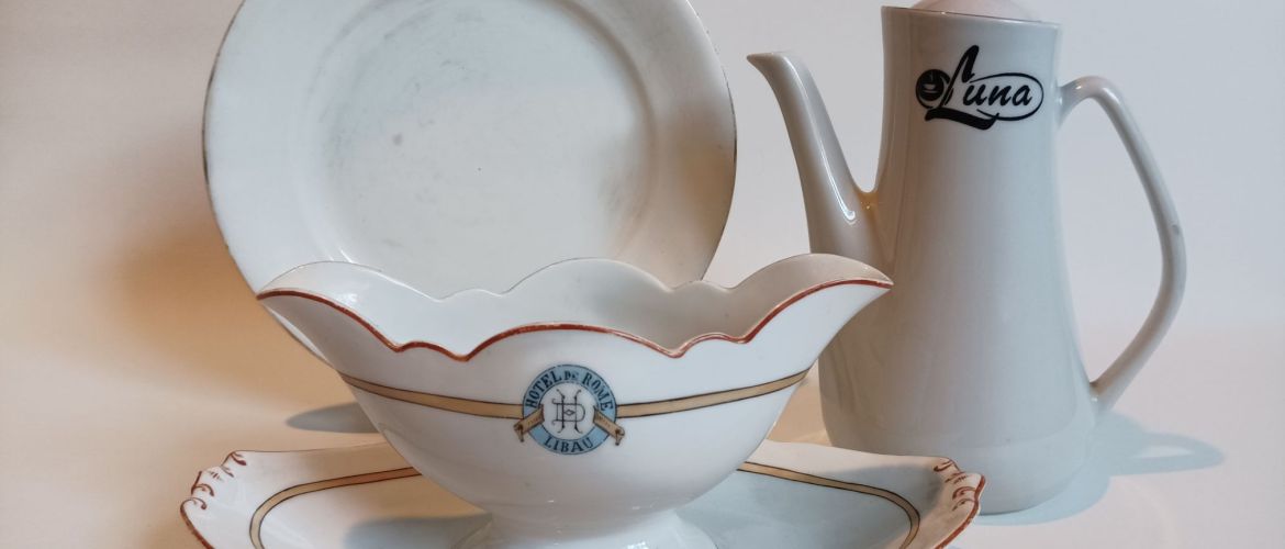 Izstāde “Uzdzīves porcelāns simts gados” papildināta ar jauniem unikāliem eksponātiem